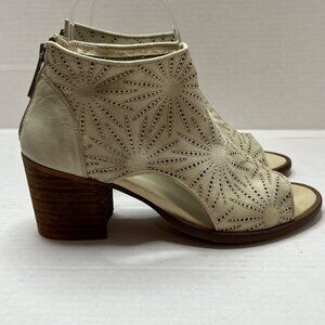 Veracruz Leather Perforated‎ Peeptoe Stacked Heel Ankle Bootie Tan Size 38/ 7.5